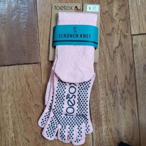 ToeSox Pink Scrunch Knee Socks with Grip